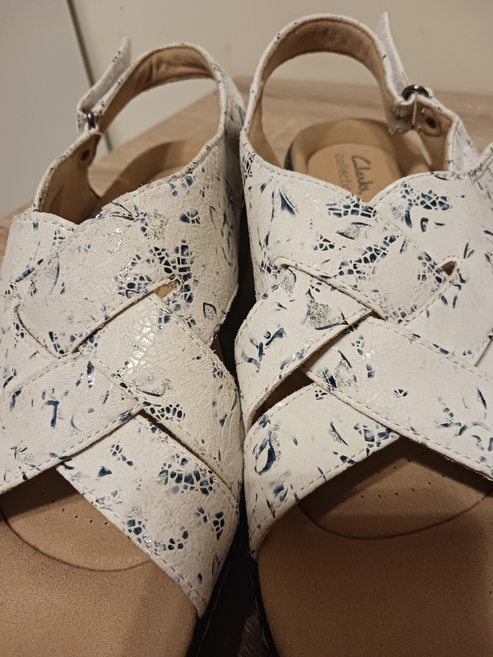 Clarks Merliah Echo Blue/White Floral Adjustable Slingback Low Profile Wedges - Picture 8 of 12